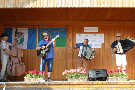 Kulturna prireditev Na lepi Menišiji 29 foto Ljubo Vukelič